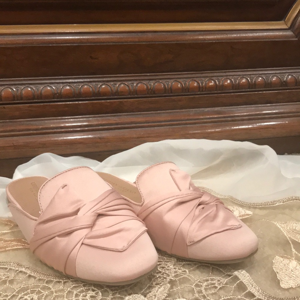 Shoes - Picture 2 of 5
